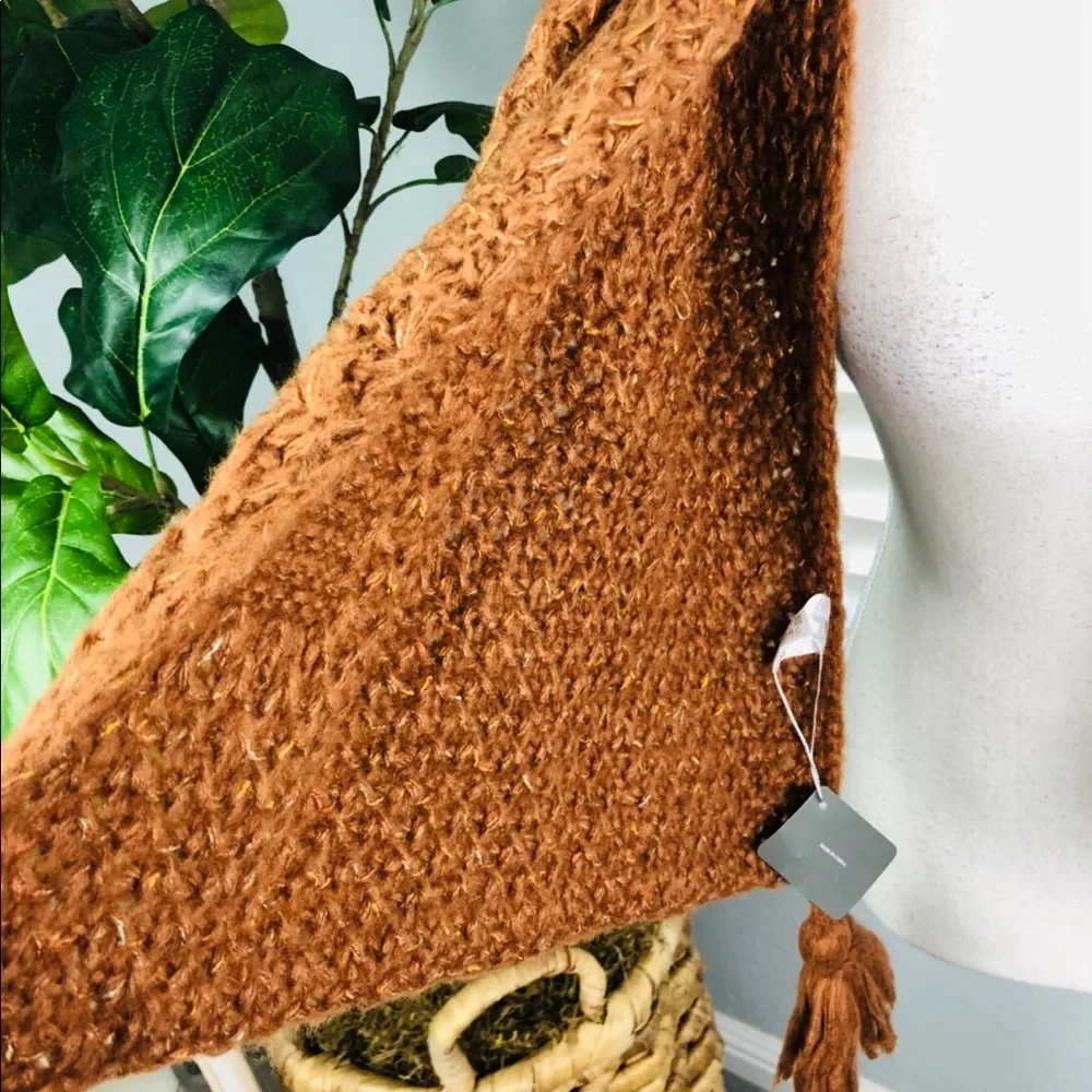 NWT BRONZE KNIT SCARF / WRAP